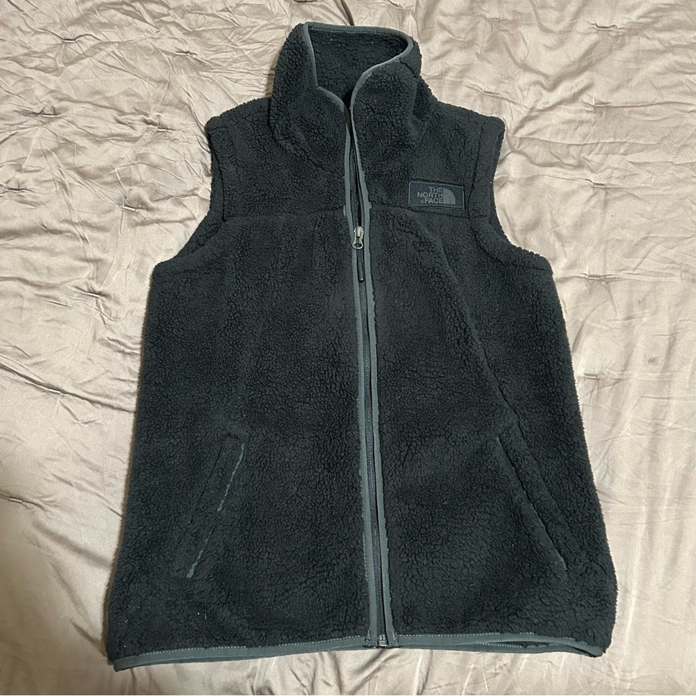 The North Face women’s Black Fleece Vest